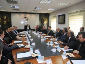 Vali Düzgün, Siyasi Parti İl Başkanları İle Bir Araya Geldi