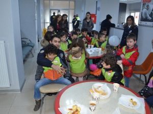 Anaokulu Öğrencileri Polis Oldu, Ekipleri Olaya Gönderdi