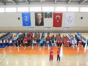 Yıldızlar Hentbol’da Heyecan Başladı