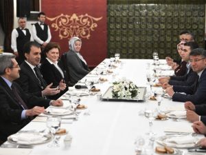 Kültür Ve Turizm Bakanı Ömer Çelik, Adana Milletvekili Adaylarıyla Bir Araya Geldi