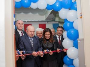 Küçükçekmece Belediyesi’nden Sağlık Lisesine Laboratuvar