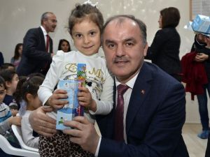 Denizli’de Öğrencilere Diş Macunu Ve Fırçası Dağıtılıyor