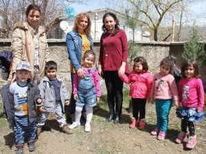 Muradiye’de Fidan Dikimi