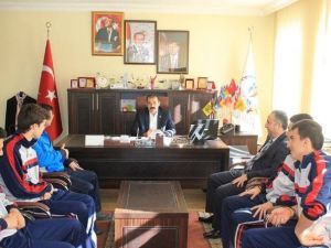 Futsal’ın Şampiyonlarından Kısacık’a Ziyaret