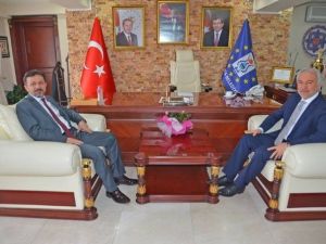 Rektör, Başkan’ı Ziyaret Etti