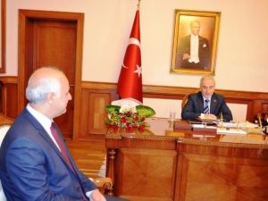 Malatya İl Müftüsü Ümit Çimen, Vali Kamçı’yı Makamında Ziyaret Etti