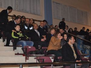 Korkuteli’nde Voleybol Turnuvasının Şampiyonu Çetin Tur Oldu