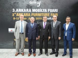 Ankara Ticaret Odası Başkanı Bezci Ankara Mobilya Fuarını Gezdi