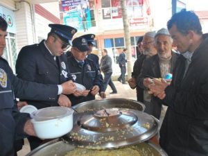 Şehit Polisler İçin Etli Pilav İkram Edildi