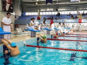 Şehitkamilli Yüzücüler Türkiye Şampiyonalarına Çıkartma Yaptı
