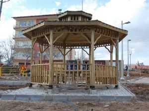 Park Hizmete Girmeden Dökülmeye Başladı