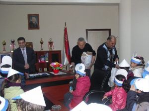 Anaokulu Öğrencilerinden Polise Ziyaret