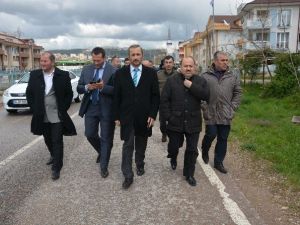 İzmit Belediyesi Ekipleri Fatih Mahallesini Gezdi