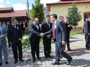 Devrek Kaymakamı Güney Resepsiyonda Polisler Yalnız Bırakmadı