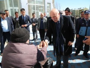 Başkan Sekmen, Narman İlçesi’nde Muhtarlarla Toplantı Yaptı