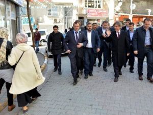 Başkan Demircan, Cuma Çıkışında Vatandaşların Sorunlarını Dinledi