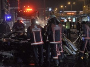 Alev Topuna Dönen Lüks Araçta Feci Ölüm