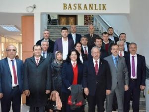AK Parti Heyeti Tekirdağ Büyükşehir Belediye Başkanı Albayak’ı Ziyaret Etti