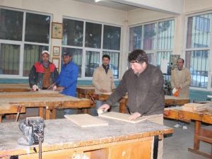 Tosya’da Mobilya Üst Yüzey İşlem Kursu Açıldı