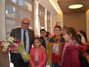 Minik Öğrenciler Süleymanpaşa Belediye Başkanı Ekrem Eşkinat’la Bir Araya Geldi