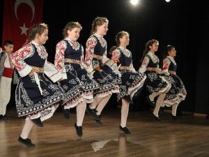 Dünya Çocukları Karşıyaka’da Buluşacak