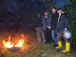 Zirai Dona Karşı Lastik Yakıyorlar