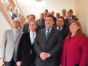 AK Parti’li Adaylar Gazeteciler Cemiyeti’nde