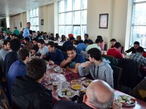 Rektör Özer; Yabancı Öğrencilerle Kahvaltıda Buluştu
