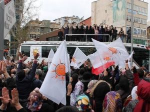 AK Partililer Milletvekili Adaylarını Karşıladı
