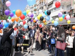 Viyana’dan İzmir’e Parkinson Balonu Uçurdular