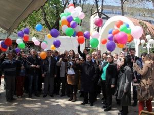 Dilek Balonları Parkinson Hastaları İçin Uçtu