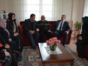 Yaşlı Ve Hastalar Baran’dan Moral Buldu