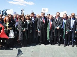 ‘Türkiye Adaletini Arıyor Yürüyüşü’ İzmir’de Sona Erdi