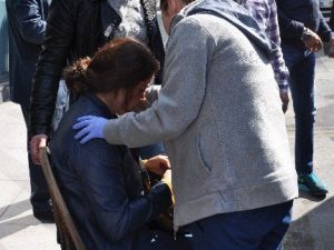 Taksim’de Lüks Cip, Genç Kadına Çarptı