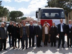 Manyas’a Çöp Kamyonu Ve Konteyner Desteği