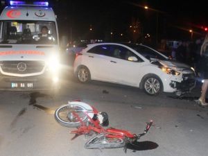 Otomobille Motosiklet Çarpıştı: 1 Yaralı