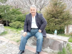Bağımsız Milletvekili Adayı M. Emin Karapaça, Partilerden Önce Seçim Beyannamesini Açıkladı