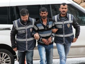 16 Yaşındaki Üvey Kardeşini Tüfekle Vurdu