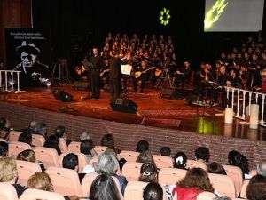 Aşık Veysel Konseri Büyük İlgi Gördü