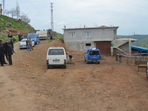 Yoldan Geçme Kavgası: 1 Ölü, 2 Yaralı