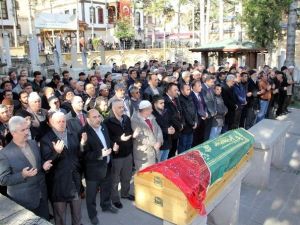 Lösemiye Yenilen Genç Kız Toprağa Verildi