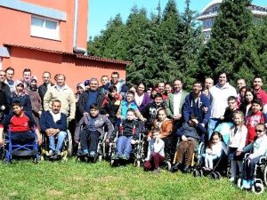 Manisalı Engellilerden İş Adamına Kahvaltılı Teşekkür