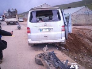 Yüksekova’da Trafik Kazası: 15 Yaralı