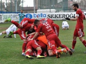 Sivas Dört Eylül Belediyespor, Lider Eyüpspor’u 1-0 Yendi