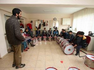 Bayraklı’dan 23 Nisan’a Özel Kutlama