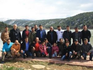 Derbent’te Çocuklara Olta Takımı Dağıtıldı