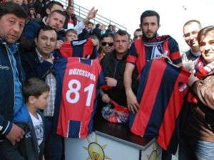 AK Parti Düzcespor Forması Hediye Etti