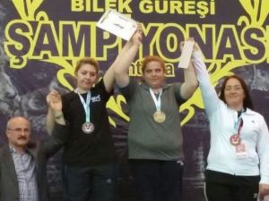 Bilek Güreşinde Düzce Takımı 3. Oldu