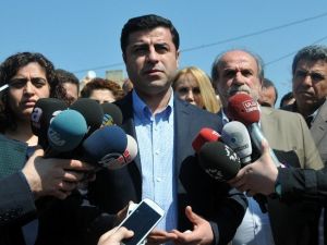 Demirtaş’tan Duruşma Salonu Önünde ’Soma Davası’ Açıklaması