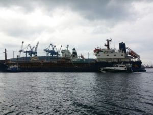 Gümrük Ekiplerinden Gemiye Akaryakıt Operasyonu